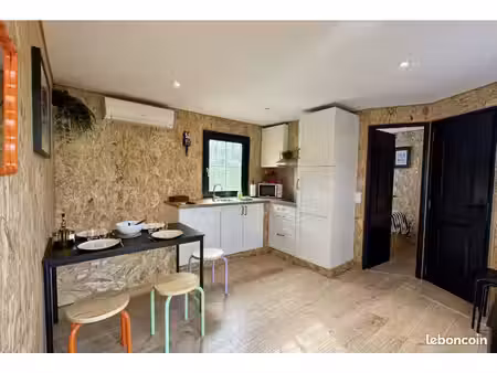 mobil-home 32 m2 / 2 chambres / eau et electricité  internet inclus