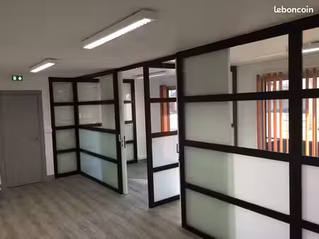 bureau et local de stockage