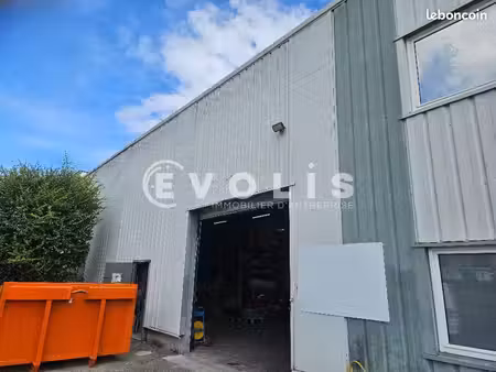 local d'activité 815 m²
