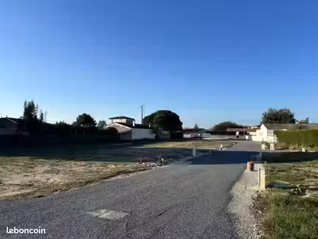 terrain 439 m² saintes