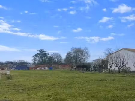 terrain 515 m² saujon