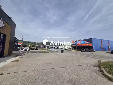 local commercial à louer