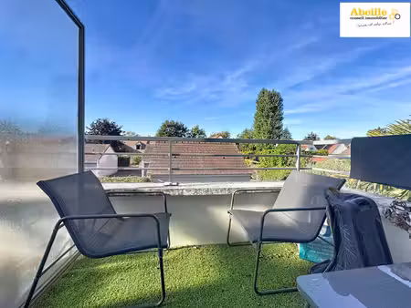f2 de 43m2 avec balcon et box.