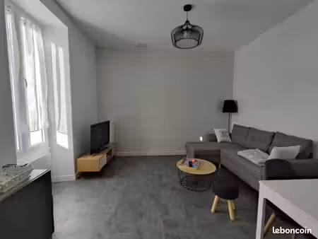 maison de ville meublée jardin public