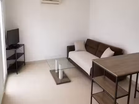 t1 rez-de-jardin 26 96 m² + extérieur privatif + parking – sainte-clotilde 90 800