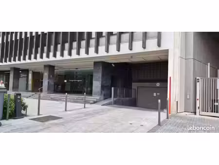 vend place de parking au 165 avenue charles de gaule