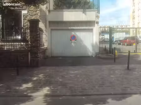 parking sous sol fermé (box)