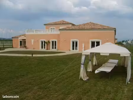 local commercial style