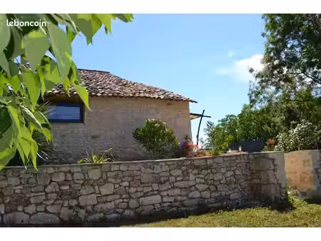 location maison en pierre