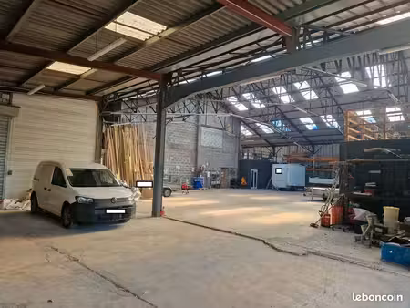 location bâtiment avec bureaux