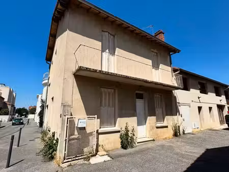 maison de ville à rénover - balcon - garage - quartier danton proche hyper-centre