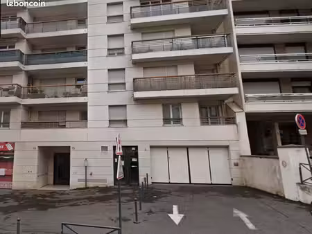 place(s) de par parking souterrain -meudon (rue de paris)