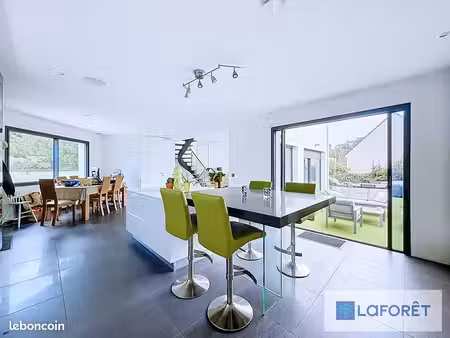 maison 5 pièces 270 m²
