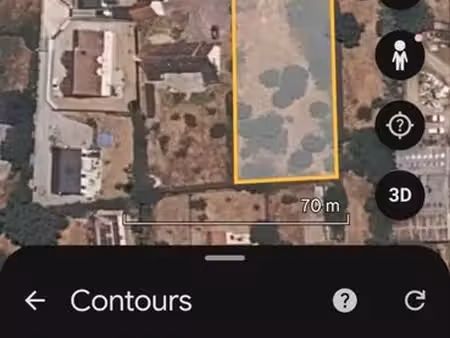 terrain 2050m²