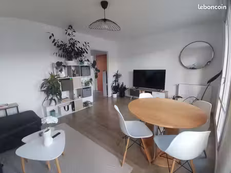 ? t3 rénové avec balcon  box fermé et nombreux rangements – disponible dès le 1er novembre