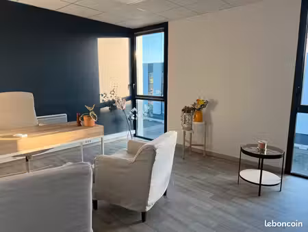 2 bureaux (36.4m²) 17.4m² et 19m² loyer tout inclus