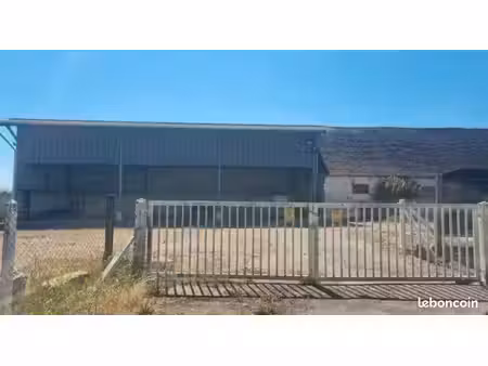 hangar à louer