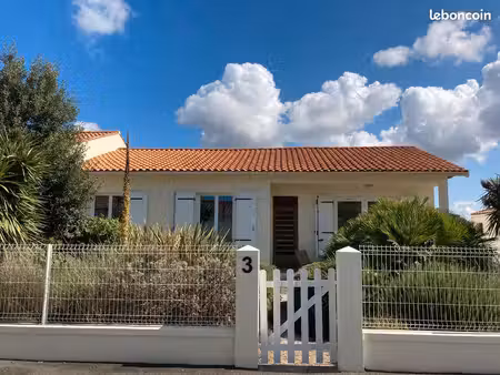 maison à vendre au cœur de la cotinière  commerces port et plages à pied. ensoleillée et t