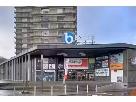 **commodités commerciales : emplacement stratégique sur ...