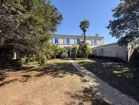 vente maison piscine à saint-michel-en-l'herm (85580) : à vendre piscine / 285m² saint-mic
