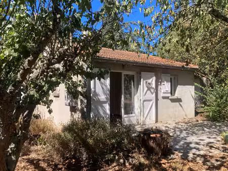 mouthoumet  villa de plain pied sur terrain de 1000m2 avec g