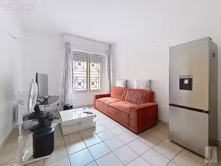 studio 1 pièce 33 m²