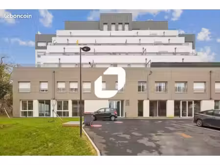 local bureaux 804 m²