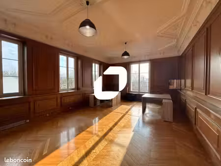 bureau 125 m²