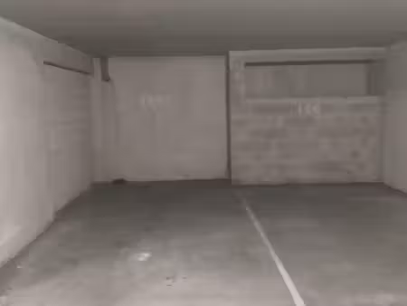 parking sécurisé  intérieur et grand en location proche aéroport de blagnac