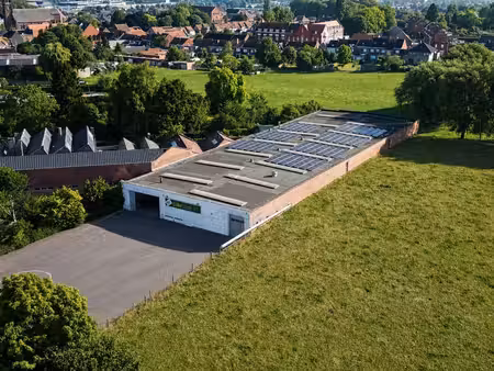 entrepôt dans un immeuble sécurisé  idéalement situé à herse