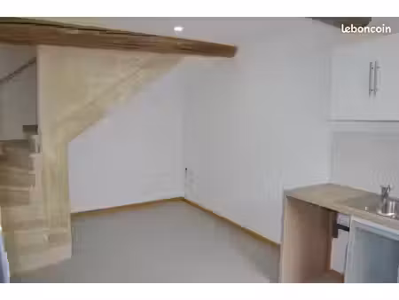 location petite maison aimargues 34m2