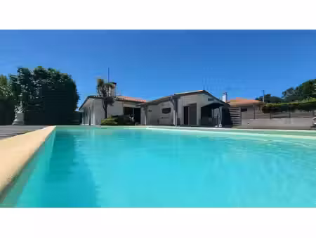 quartier prés salés - maison de plain-pied avec piscine et dé