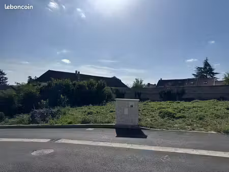terrain à 10 mn rer cergy