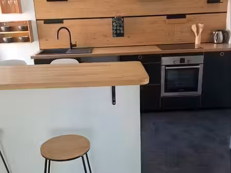 appartement a louer au 1er etage dans une maison divisé en deux