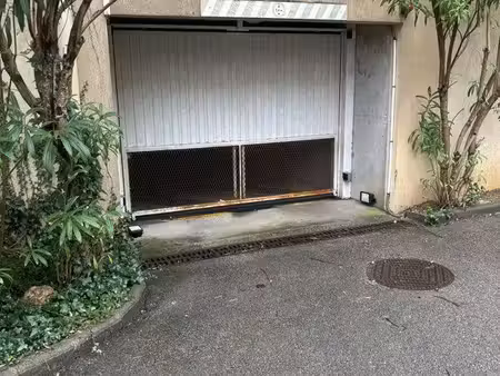 garage hôpitaux facultés