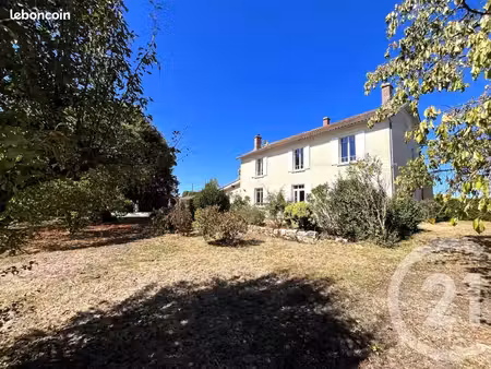 maison 8 pièces 240 m²