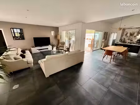 maison 6 pièces 215 m²