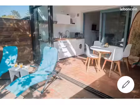 petit cocon avec terrasse à 150m de la mer