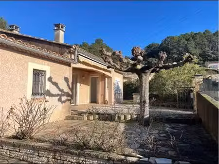 maison de plain-pied près du bourg