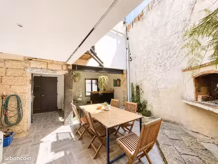 maison de ville à aimargues