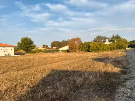 terrain frouzins