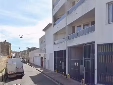 4 emplacements motos sécurisés  investissement locatif