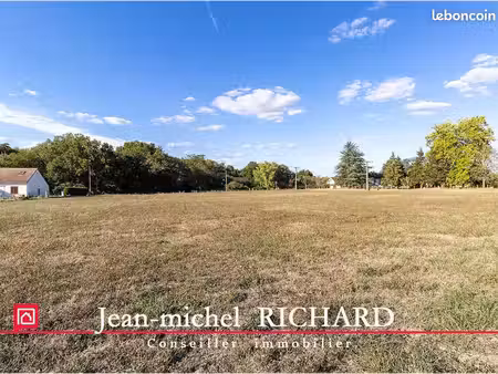 terrain 2 210 m² chabris