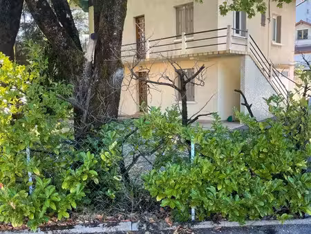 villa composée d’un t2 et t4
