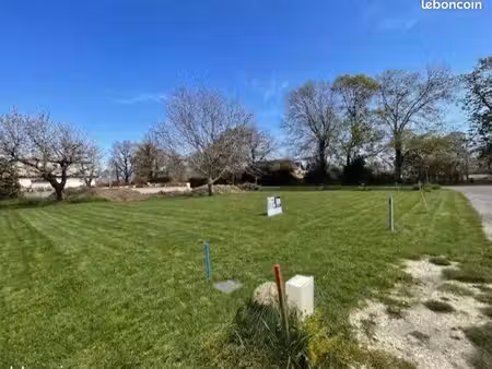 terrain de 584 m² entièrement viabilisé – prêt à construire