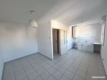 studio calme 23 m2 + garage 15 m2  sans vis-à-vis
