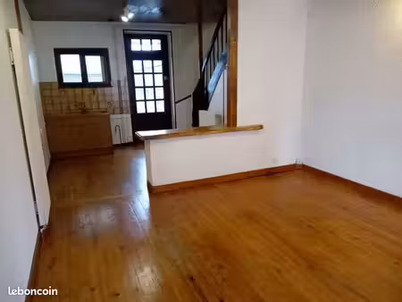 maison de ville avec extérieur à beaurepaire (isère)