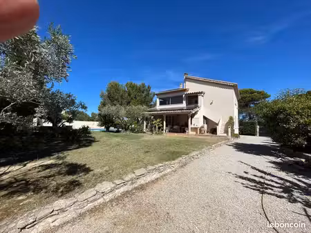 grand villa 180m² sur 2000m² de terrain avec piscine