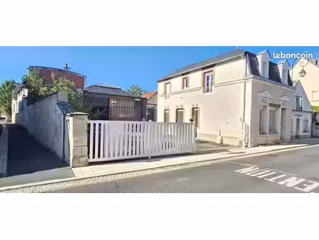 local activité 380m2 + maison 104m2