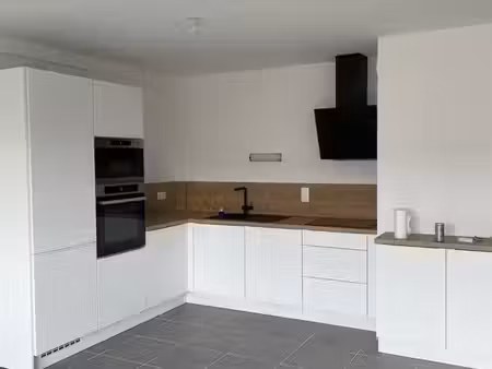 appartement t2 de 61 m² avec terrasse & parking